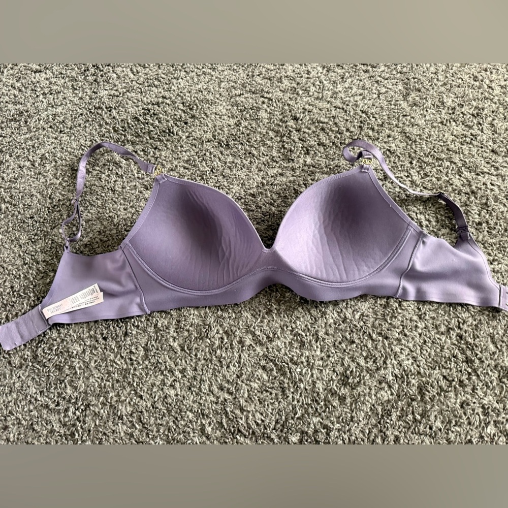 Victoria's Secret 💜Wireless Push Up Light Purple Bra EUC - Picture 4 of 5